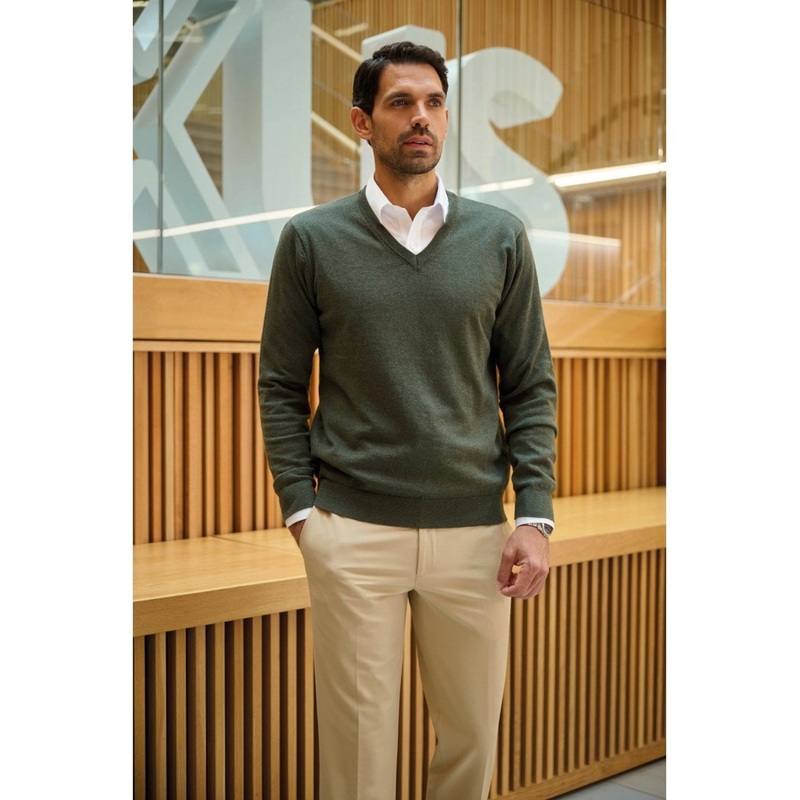 Brook Taverner Mens Berlin V-Neck Jumper BT4566